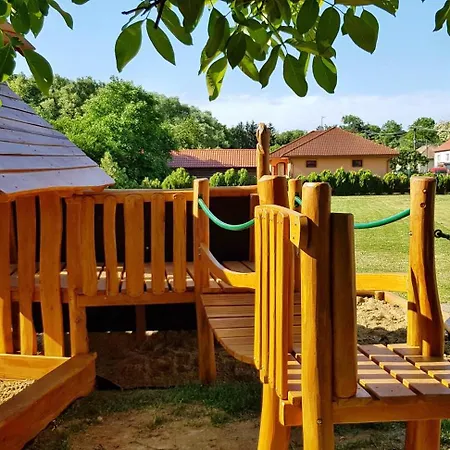 Liska Apartmán *